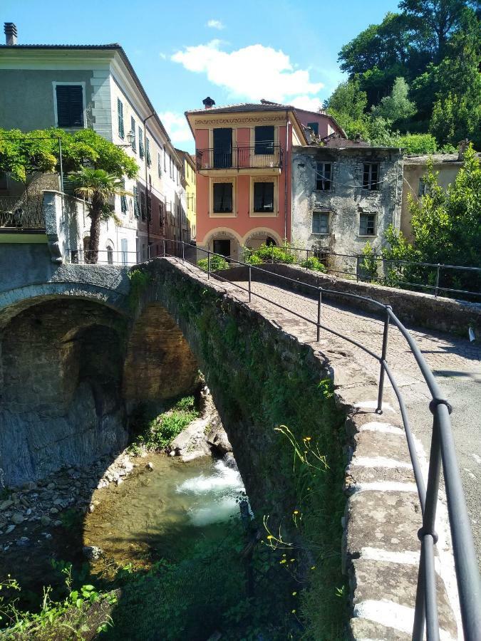 Appartamento Arredato Uso Turistico "La Nocciola" Mezzanego Exterior foto